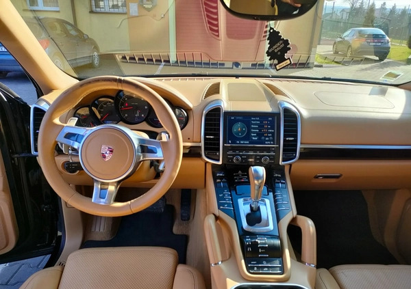 Porsche Cayenne cena 92000 przebieg: 152000, rok produkcji 2011 z Rakoniewice małe 301